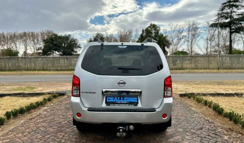 
								Nissan Pathfinder 2.5 dCi 4×4 LE (7 seater) full									