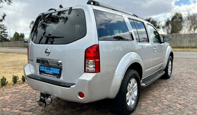 
								Nissan Pathfinder 2.5 dCi 4×4 LE (7 seater) full									