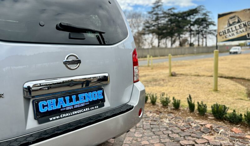 
								Nissan Pathfinder 2.5 dCi 4×4 LE (7 seater) full									