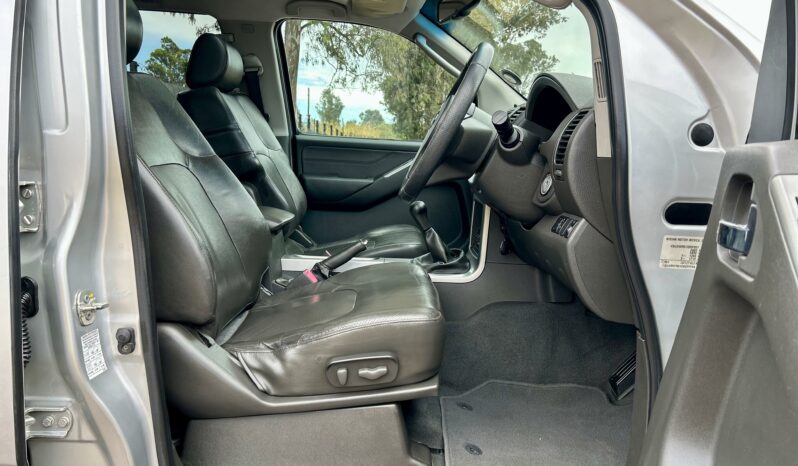 
								Nissan Pathfinder 2.5 dCi 4×4 LE (7 seater) full									