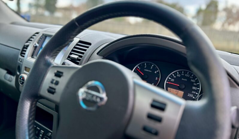 
								Nissan Pathfinder 2.5 dCi 4×4 LE (7 seater) full									