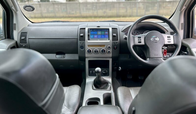 
								Nissan Pathfinder 2.5 dCi 4×4 LE (7 seater) full									