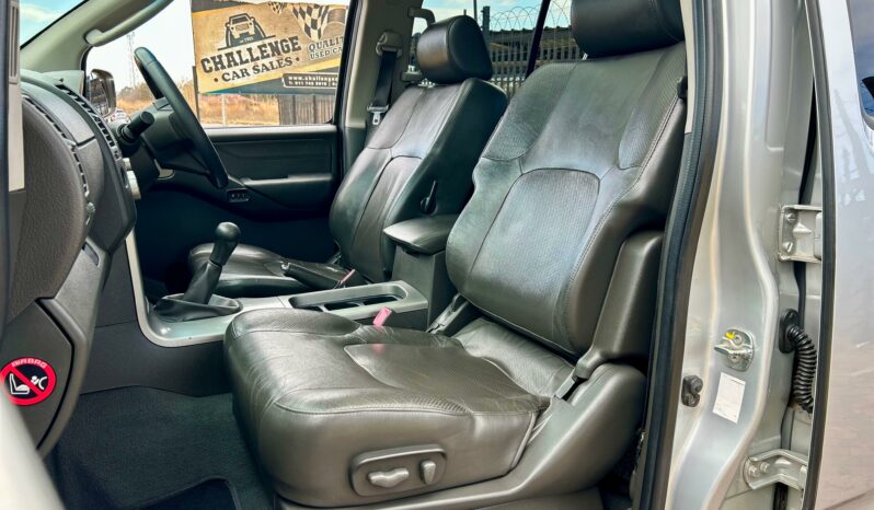 
								Nissan Pathfinder 2.5 dCi 4×4 LE (7 seater) full									