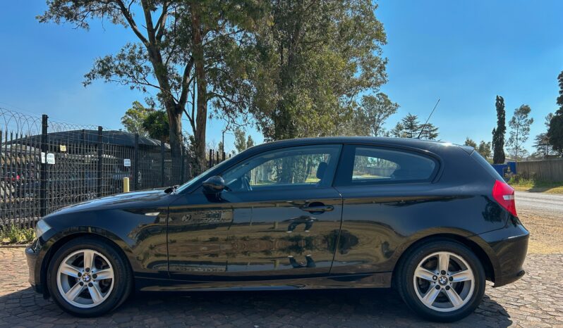 
								BMW 1 Series 116i 3-Door full									