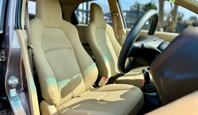 
								Honda Brio Hatch 1.2 Comfort full									