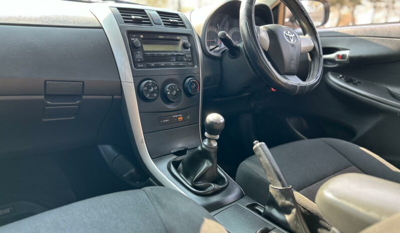 
								Toyota Corolla Quest 1.6 full									