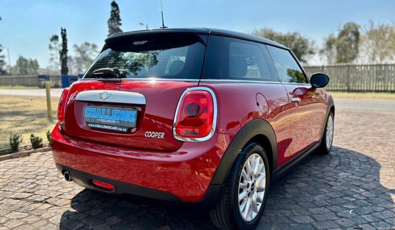 
								MINI Cooper Hatch 3-Door full									