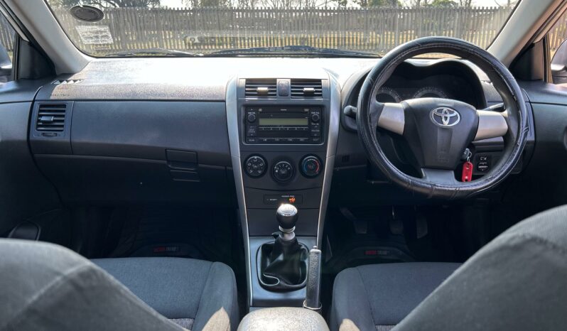 
								Toyota Corolla Quest 1.6 full									