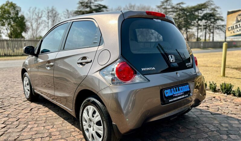 
								Honda Brio Hatch 1.2 Comfort full									