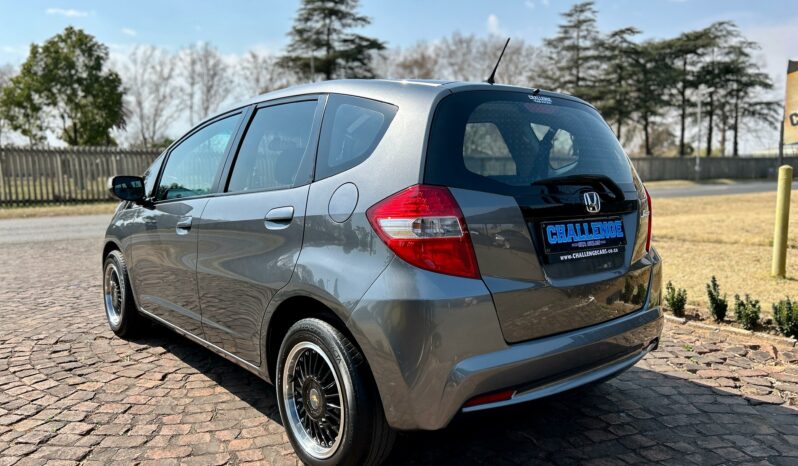 
								Honda Jazz 1.5 Executive full									