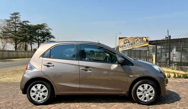 
								Honda Brio Hatch 1.2 Comfort full									
