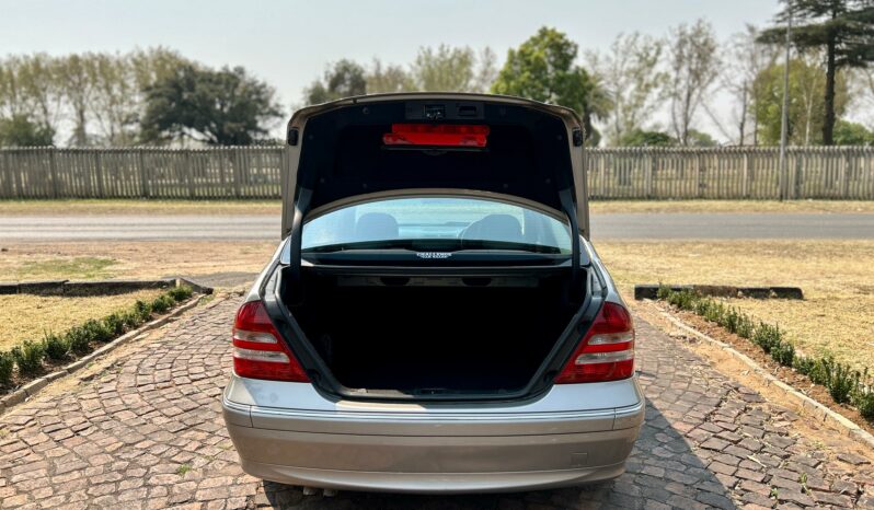 
								Mercedes-Benz C-Class – 1UZ Lexus V8 full									
