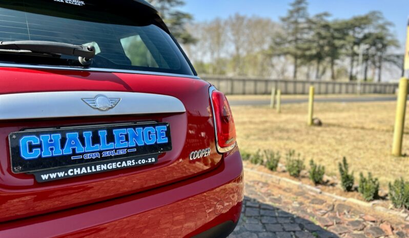 
								MINI Cooper Hatch 3-Door full									