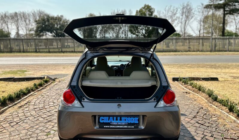
								Honda Brio Hatch 1.2 Comfort full									