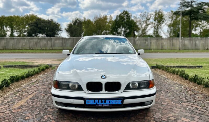 
								BMW 5 Series 528i full									