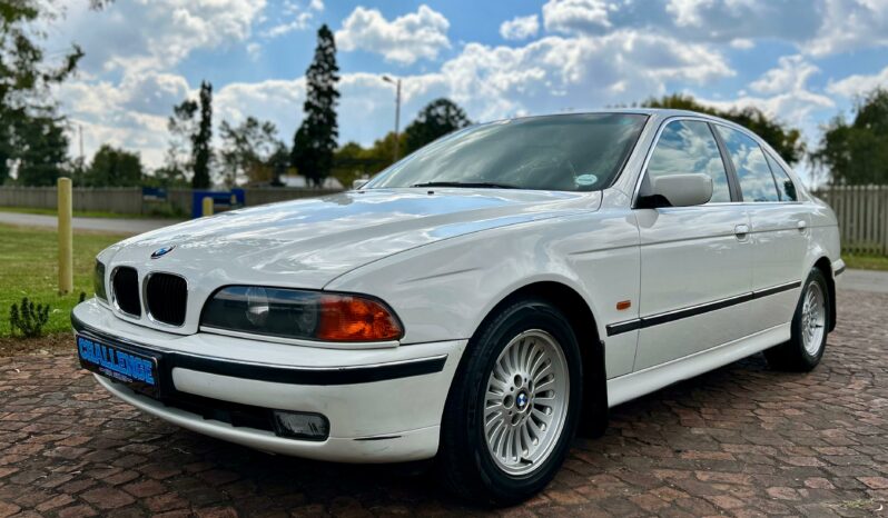 
								BMW 5 Series 528i full									