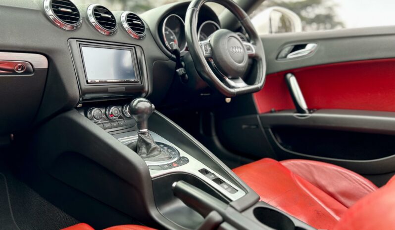 
								Audi TT 2.0T Roadster Auto full									