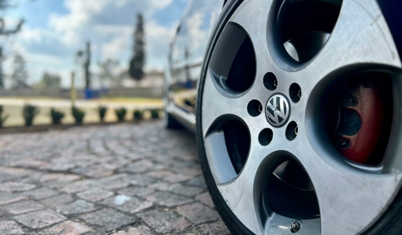 
								Volkswagen Golf GTI full									