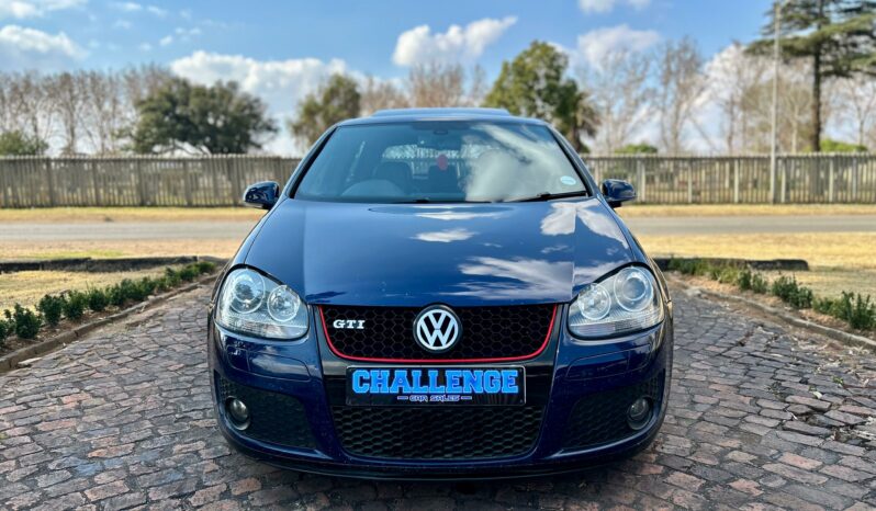 
								Volkswagen Golf GTI full									