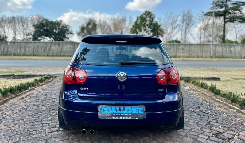 
								Volkswagen Golf GTI full									