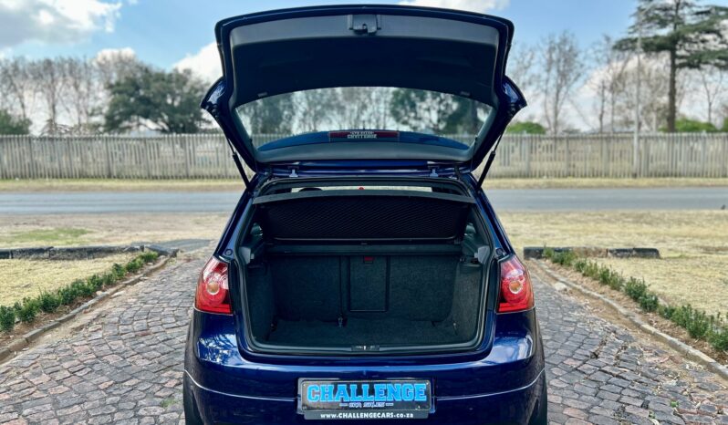 
								Volkswagen Golf GTI full									