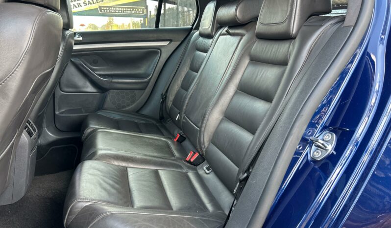 
								Volkswagen Golf GTI full									