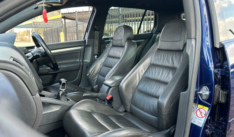 
								Volkswagen Golf GTI full									