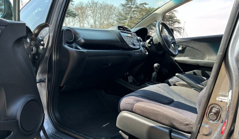 
								Honda Jazz 1.5 Executive full									
