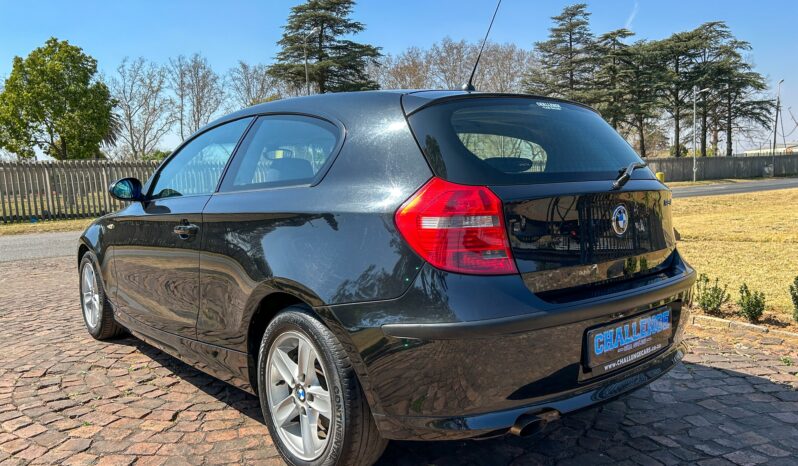 
								BMW 1 Series 116i 3-Door full									