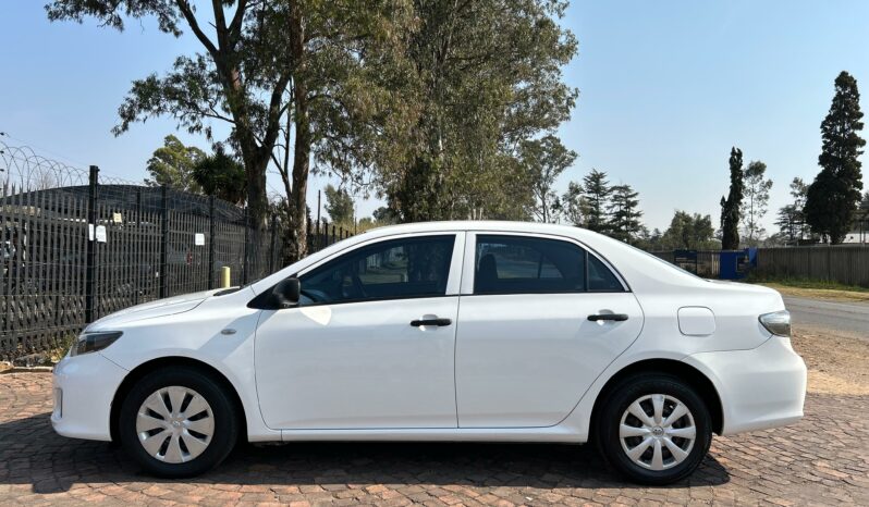 
								Toyota Corolla Quest 1.6 full									