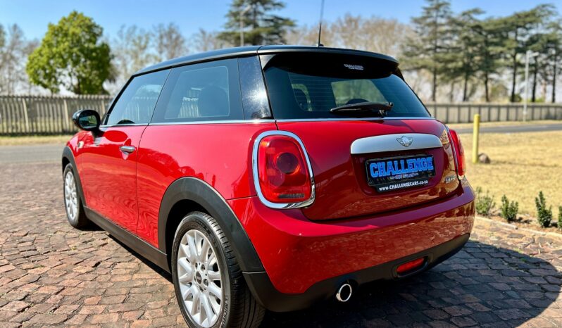 
								MINI Cooper Hatch 3-Door full									