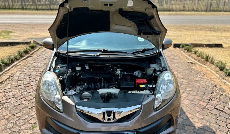 
								Honda Brio Hatch 1.2 Comfort full									