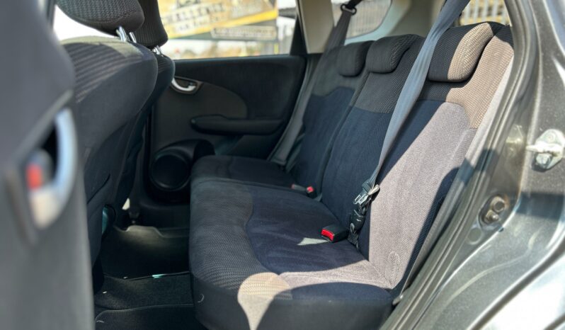 
								Honda Jazz 1.5 Executive full									