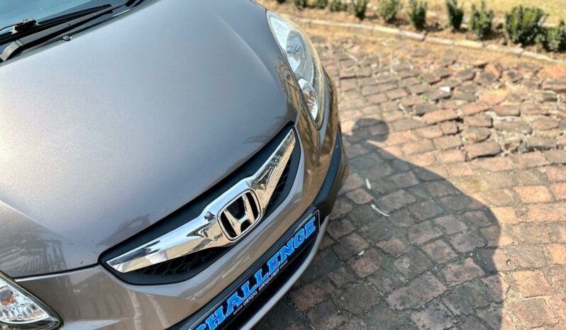 
								Honda Brio Hatch 1.2 Comfort full									