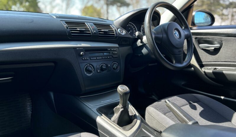 
								BMW 1 Series 116i 3-Door full									