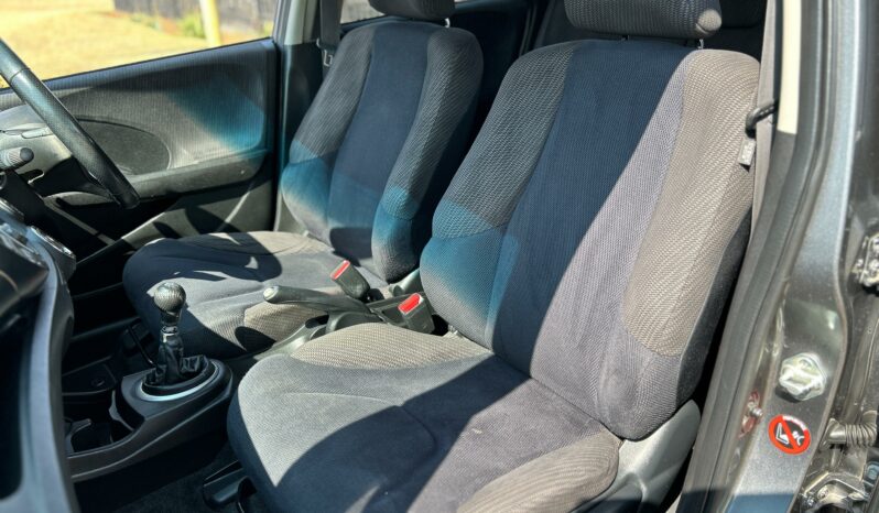 
								Honda Jazz 1.5 Executive full									