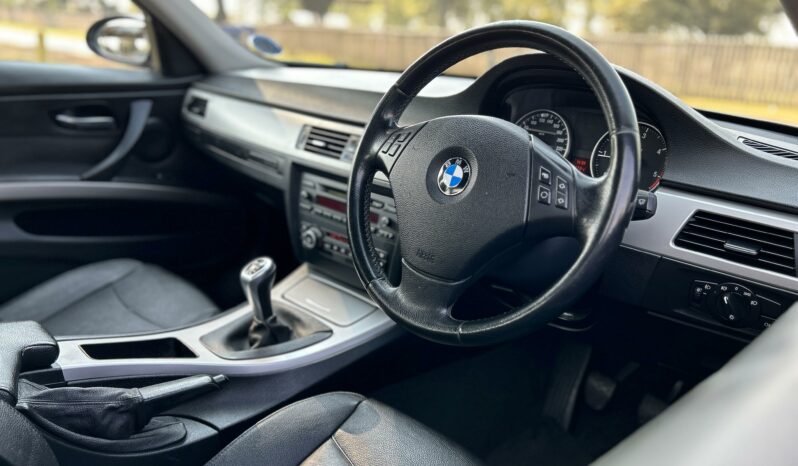 
								BMW 3 Series 320d full									