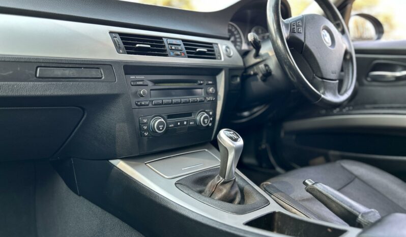 
								BMW 3 Series 320d full									