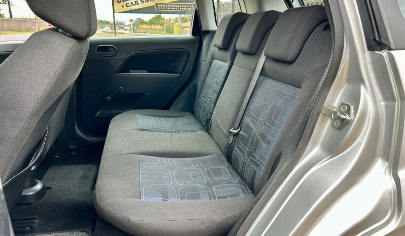 
								Ford Fiesta 1.4i 5-Door full									