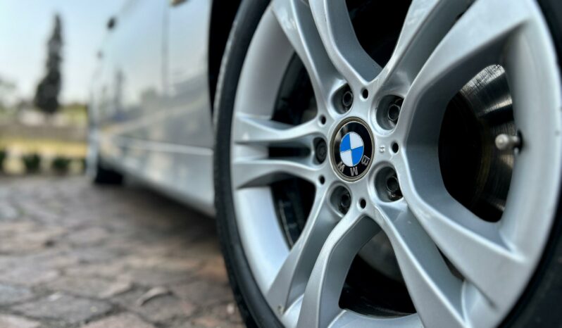 
								BMW 3 Series 320d full									