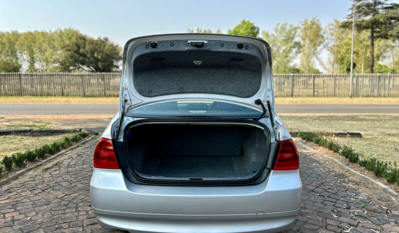 
								BMW 3 Series 320d full									