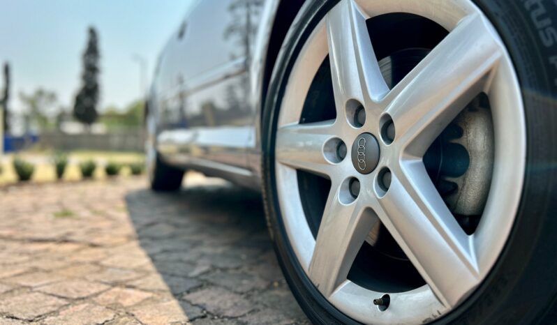
								Audi A3 Sportback 2.0T Ambition DSG full									