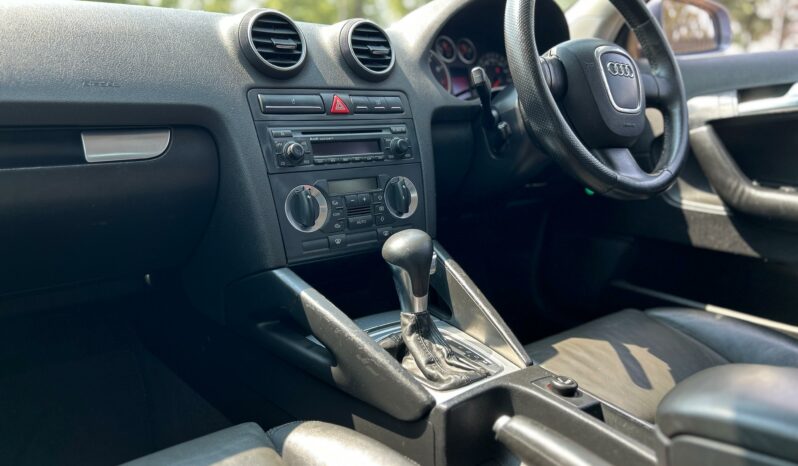 
								Audi A3 Sportback 2.0T Ambition DSG full									