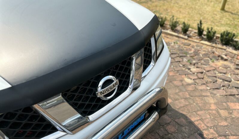 
								Nissan Navara 2.5dCi Double Cab XE full									