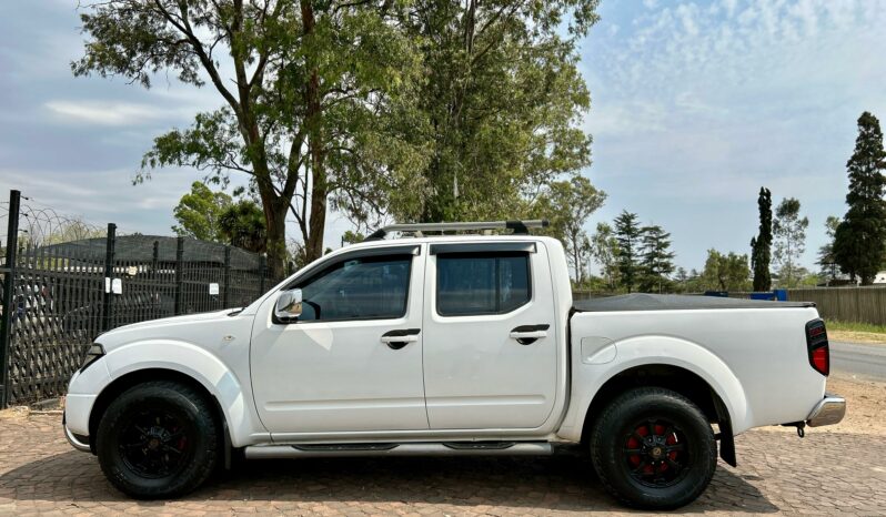 
								Nissan Navara 2.5dCi Double Cab XE full									