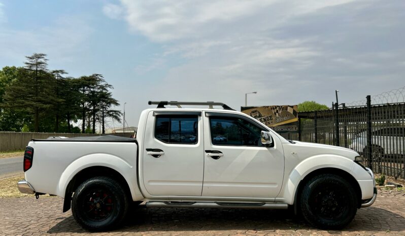 
								Nissan Navara 2.5dCi Double Cab XE full									