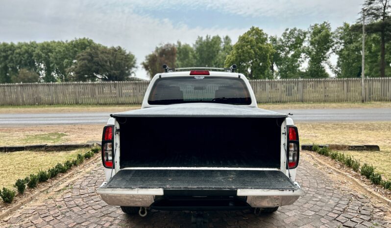 
								Nissan Navara 2.5dCi Double Cab XE full									