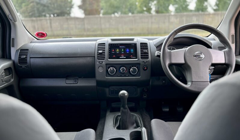 
								Nissan Navara 2.5dCi Double Cab XE full									