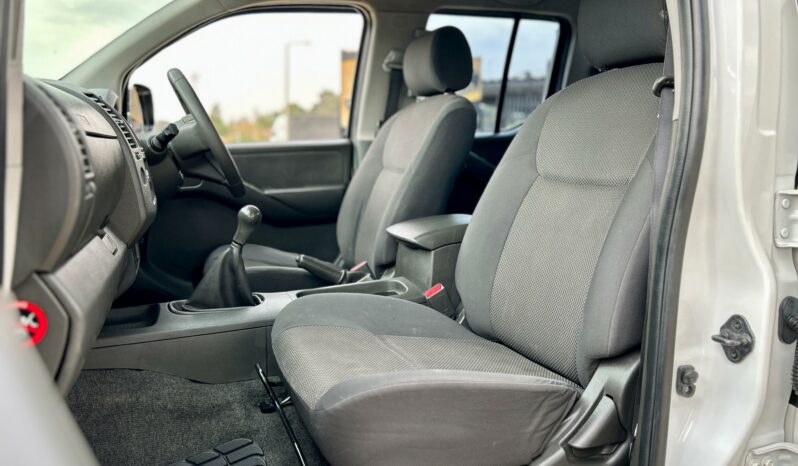 
								Nissan Navara 2.5dCi Double Cab XE full									