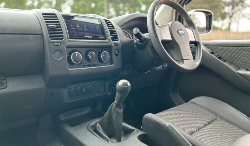 
								Nissan Navara 2.5dCi Double Cab XE full									